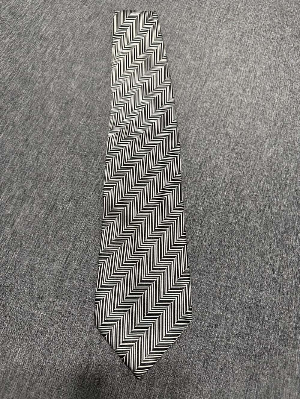 Bachrach Men's Black & White Herringbone Chevron100% Silk Necktie Made In Italy